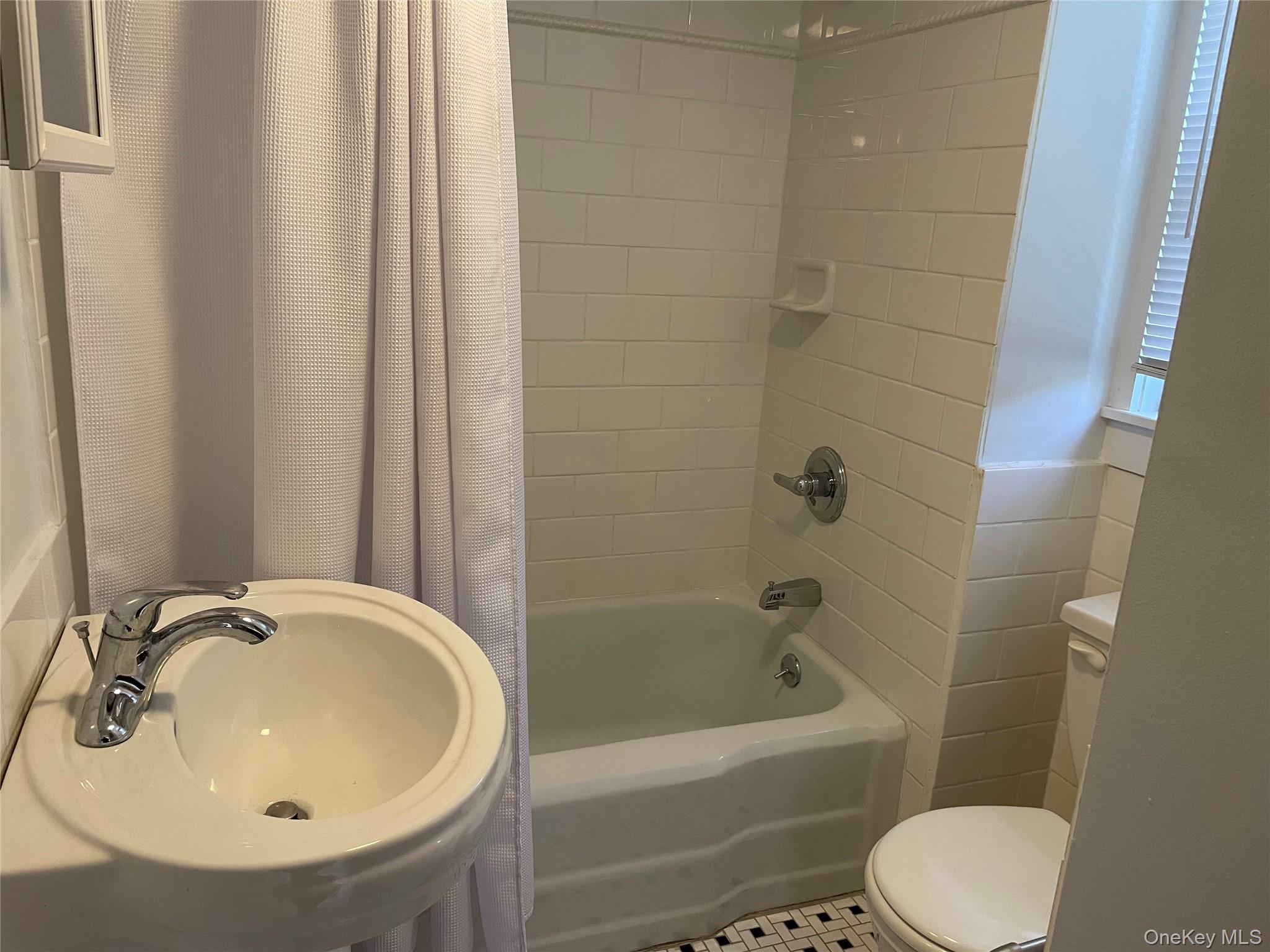 #6 photo, 40 W Garden Street, Rhinebeck , NY 12572