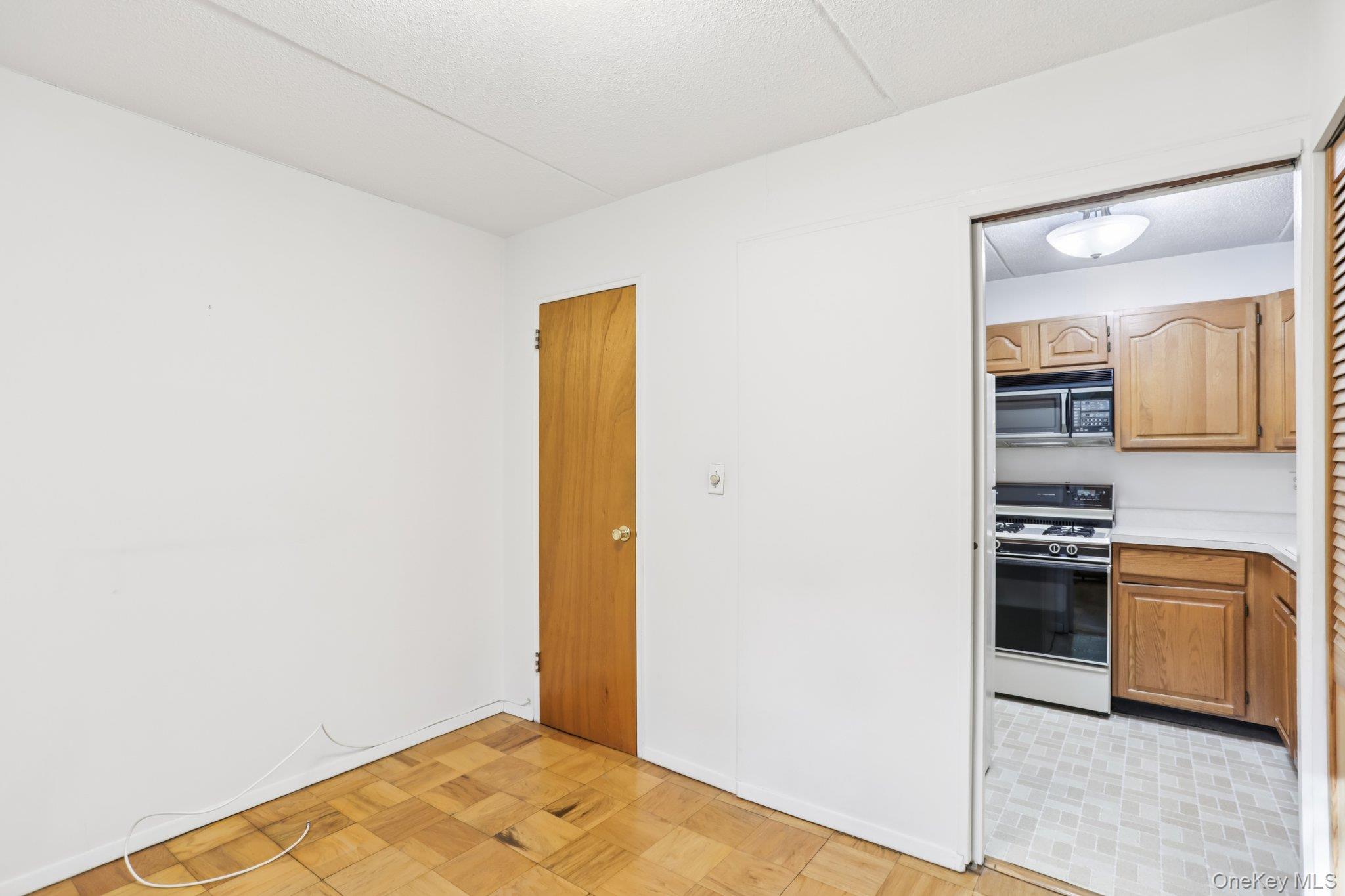 #12 photo, 108 Sagamore Road, Tuckahoe , NY 10707