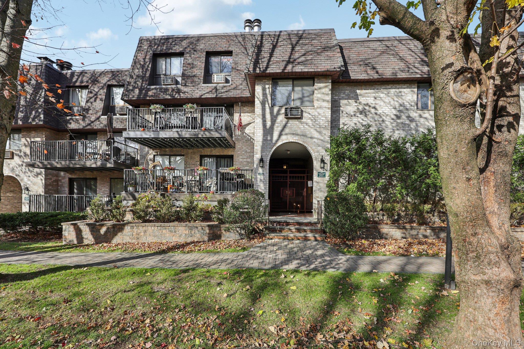 #1 photo, 107 N Broadway, White Plains , NY 10601