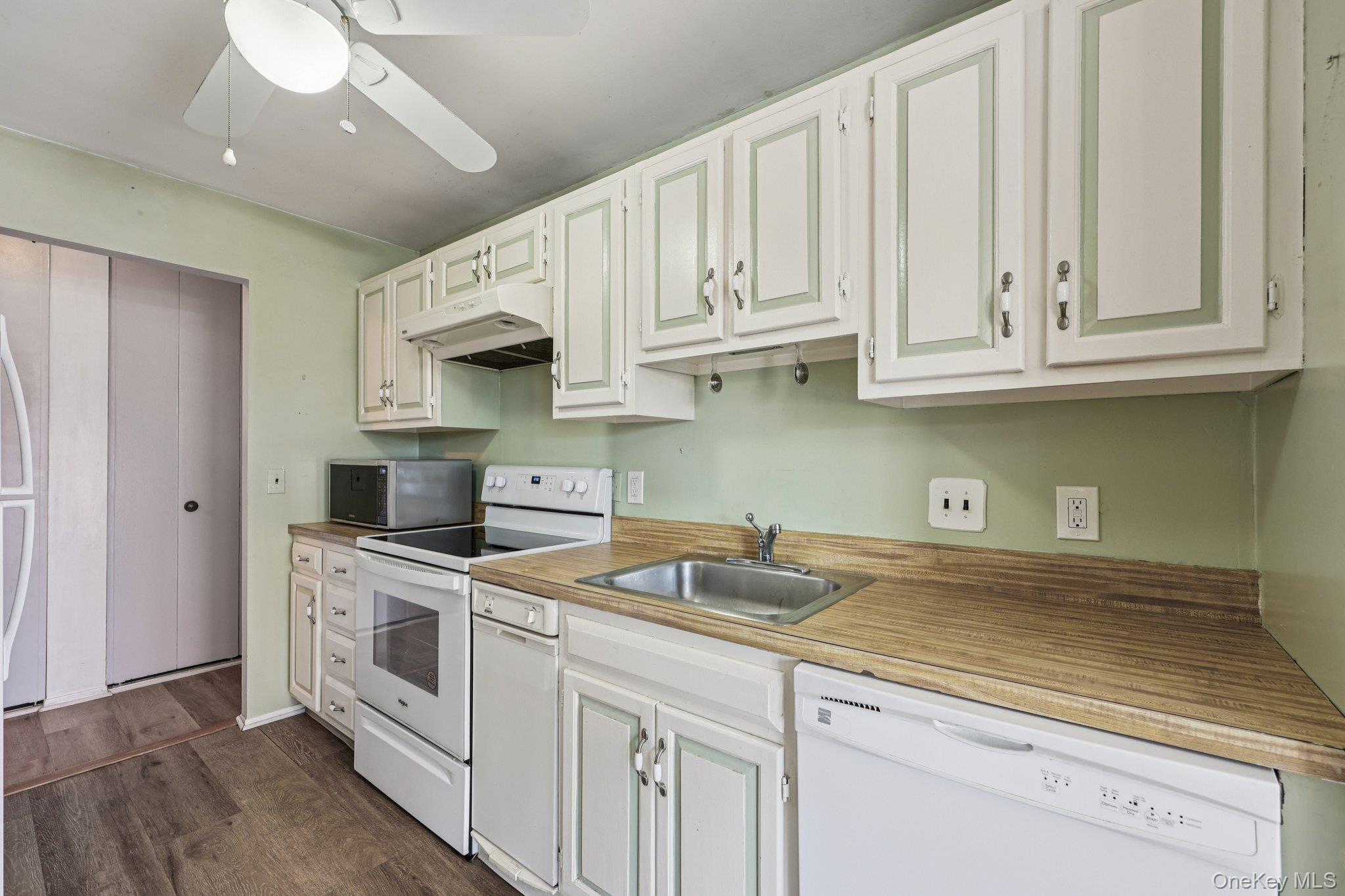 #12 photo, 107 N Broadway, White Plains , NY 10601