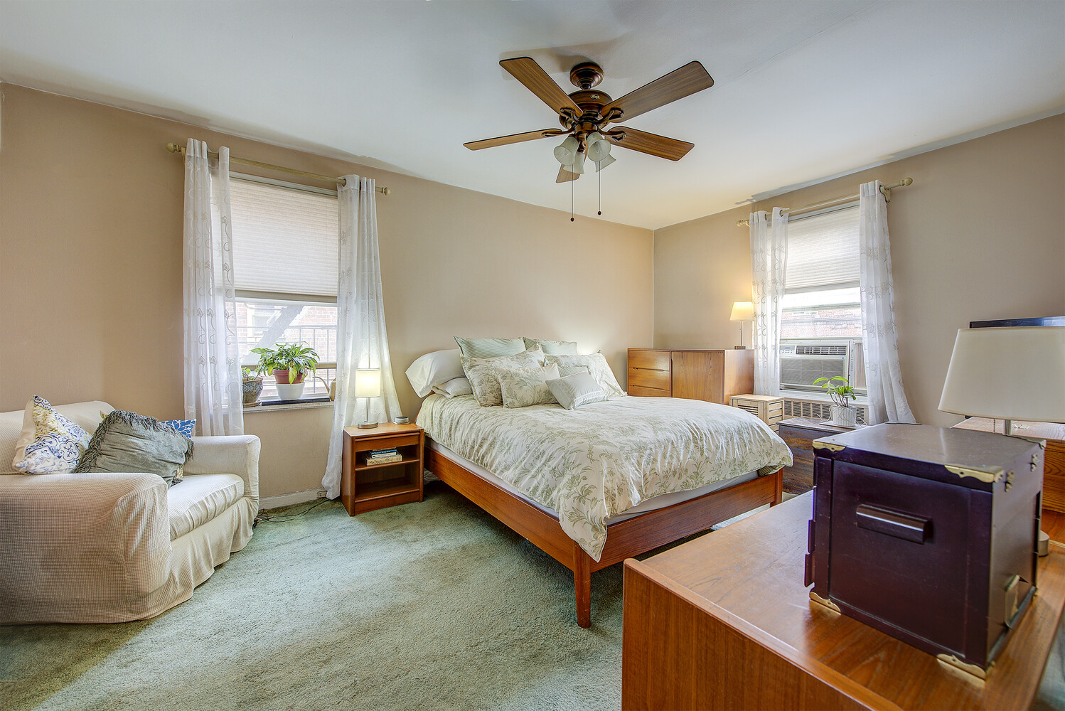 #14 photo, 68-61 YELLOWSTONE Boulevard, Forest Hills , NY 11375