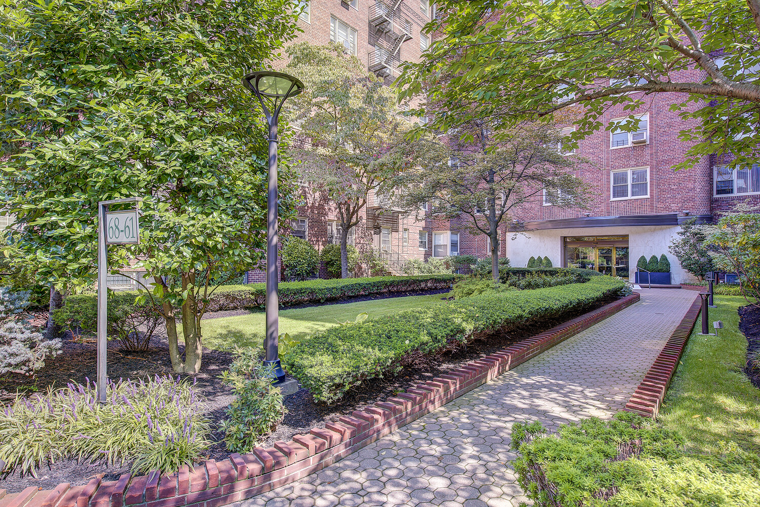 #19 photo, 68-61 YELLOWSTONE Boulevard, Forest Hills , NY 11375