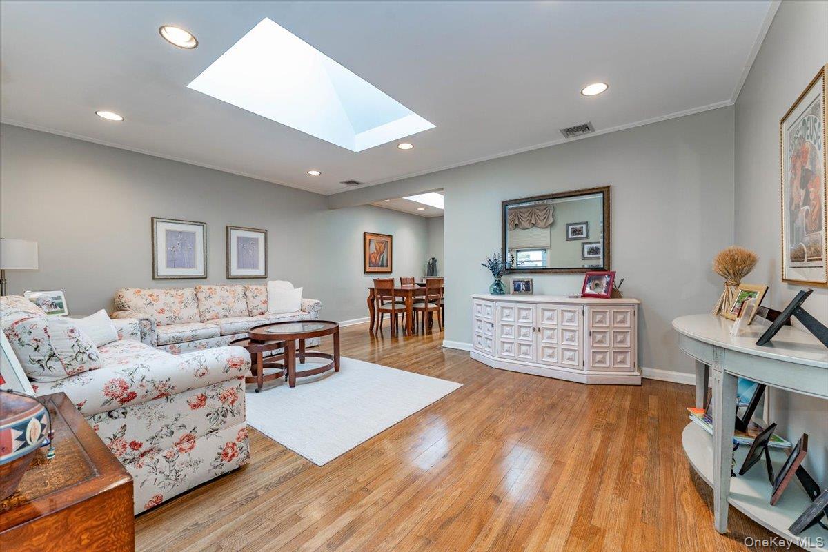 #3 photo, 313 Forest Avenue, Woodmere , NY 11598