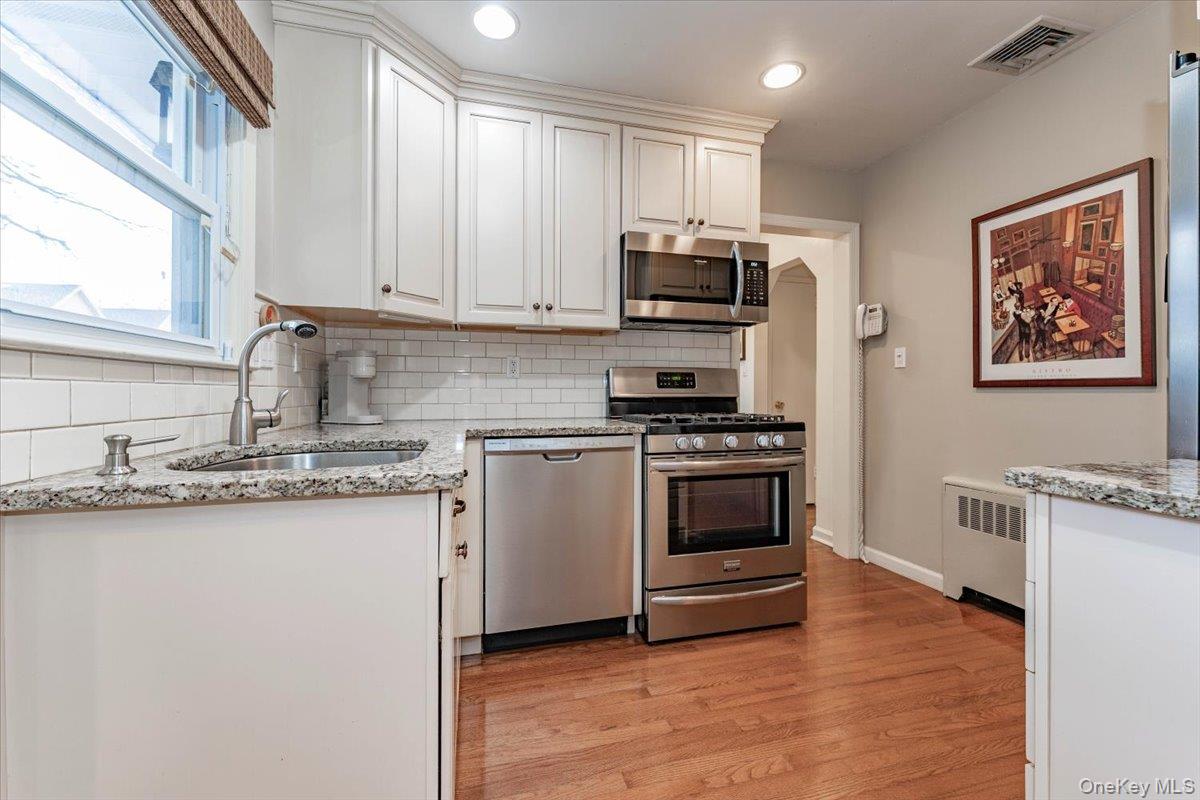 #5 photo, 313 Forest Avenue, Woodmere , NY 11598