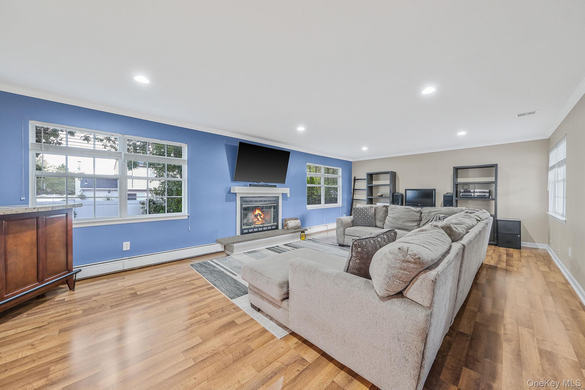 #2 photo, 15 Sun Valley Lane, サフォーク郡 Bellport , NY 11713