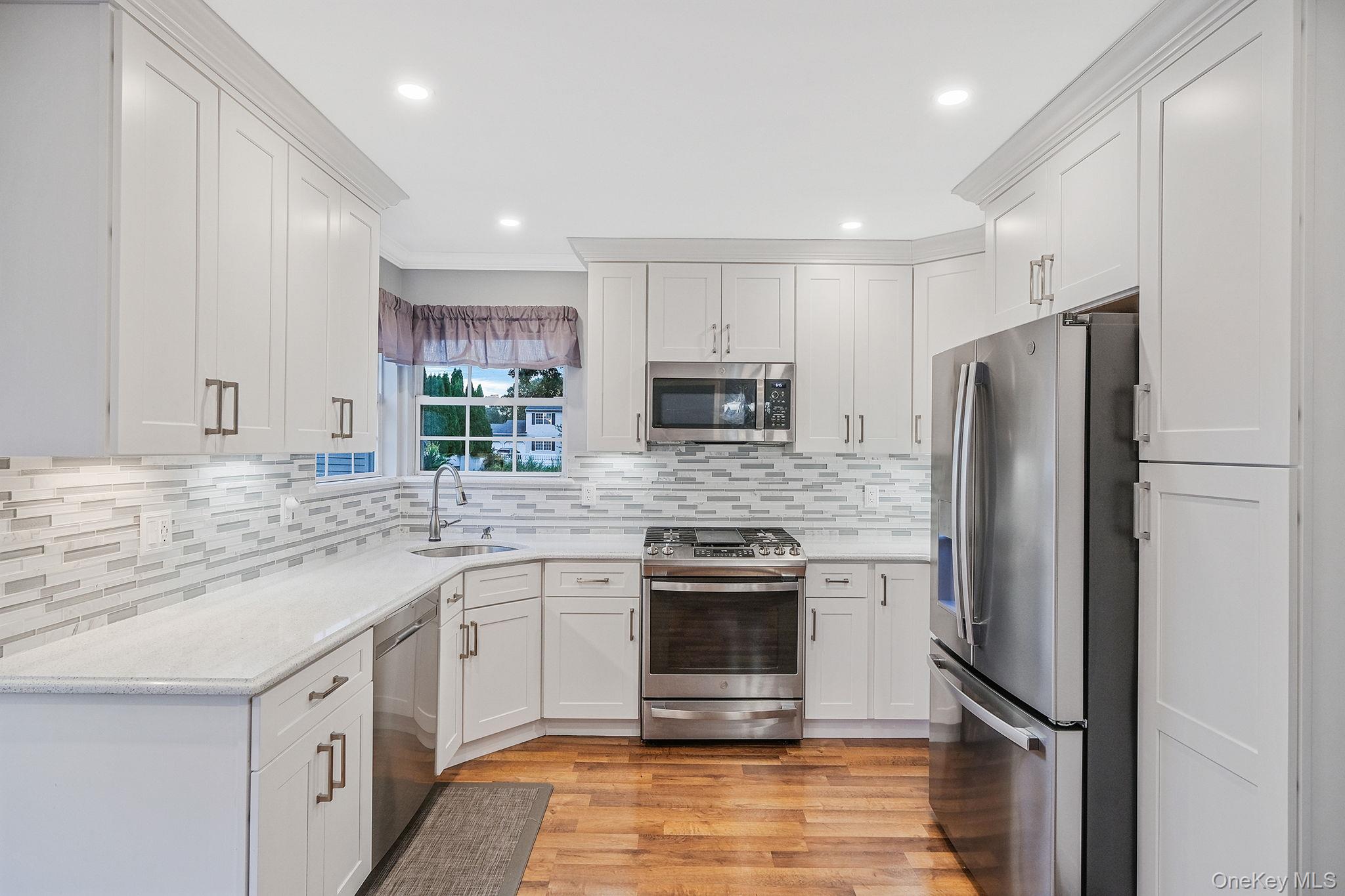 #4 photo, 15 Sun Valley Lane, サフォーク郡 Bellport , NY 11713