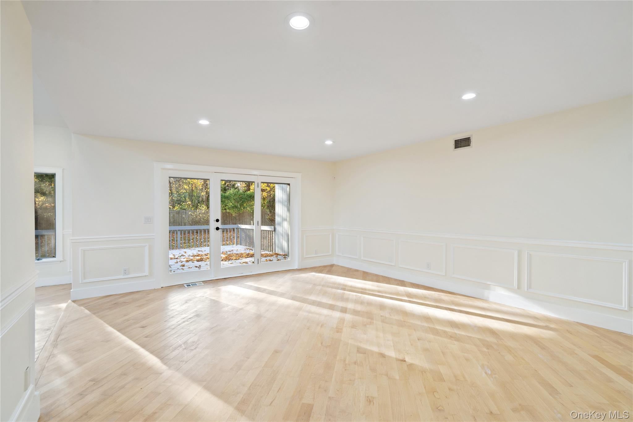 #11 photo, 2 Heiko Court, Northport , NY 11768