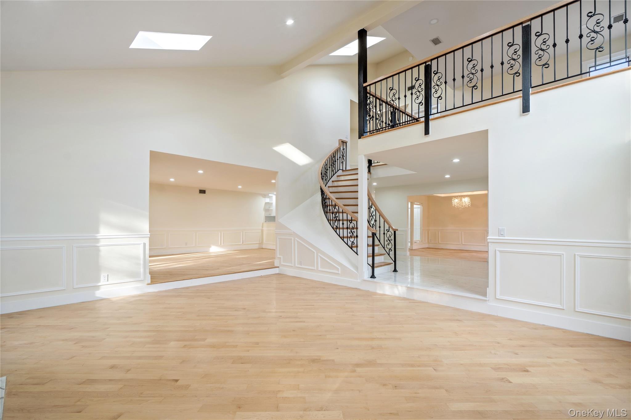 #7 photo, 2 Heiko Court, Northport , NY 11768