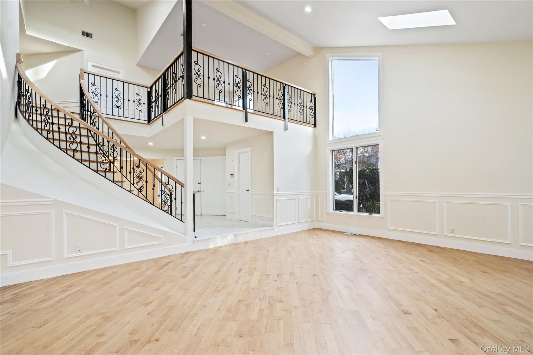 #8 photo, 2 Heiko Court, Northport , NY 11768