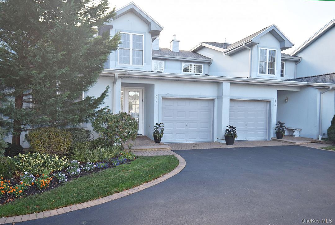 #1 photo, 677 Balfour Place, Melville , NY 11747