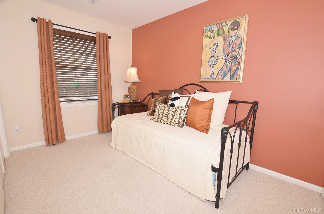 #11 photo, 677 Balfour Place, Melville , NY 11747