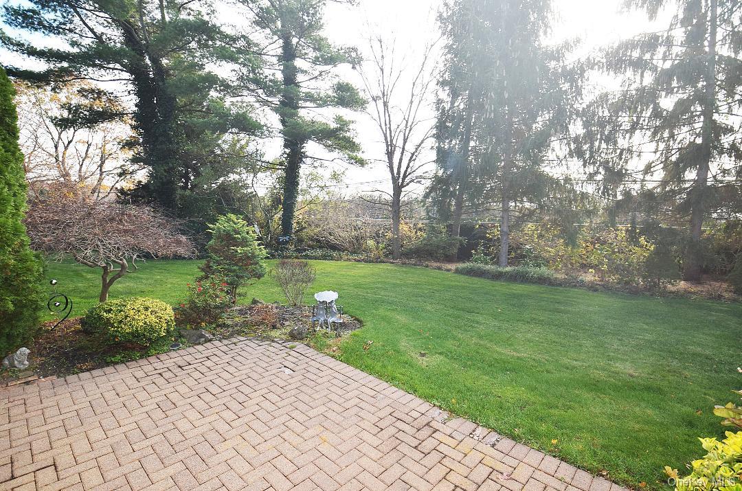 #15 photo, 677 Balfour Place, Melville , NY 11747