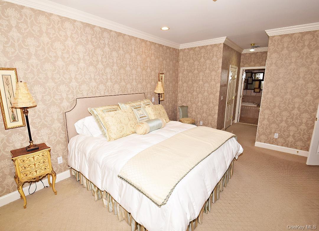 #7 photo, 677 Balfour Place, Melville , NY 11747