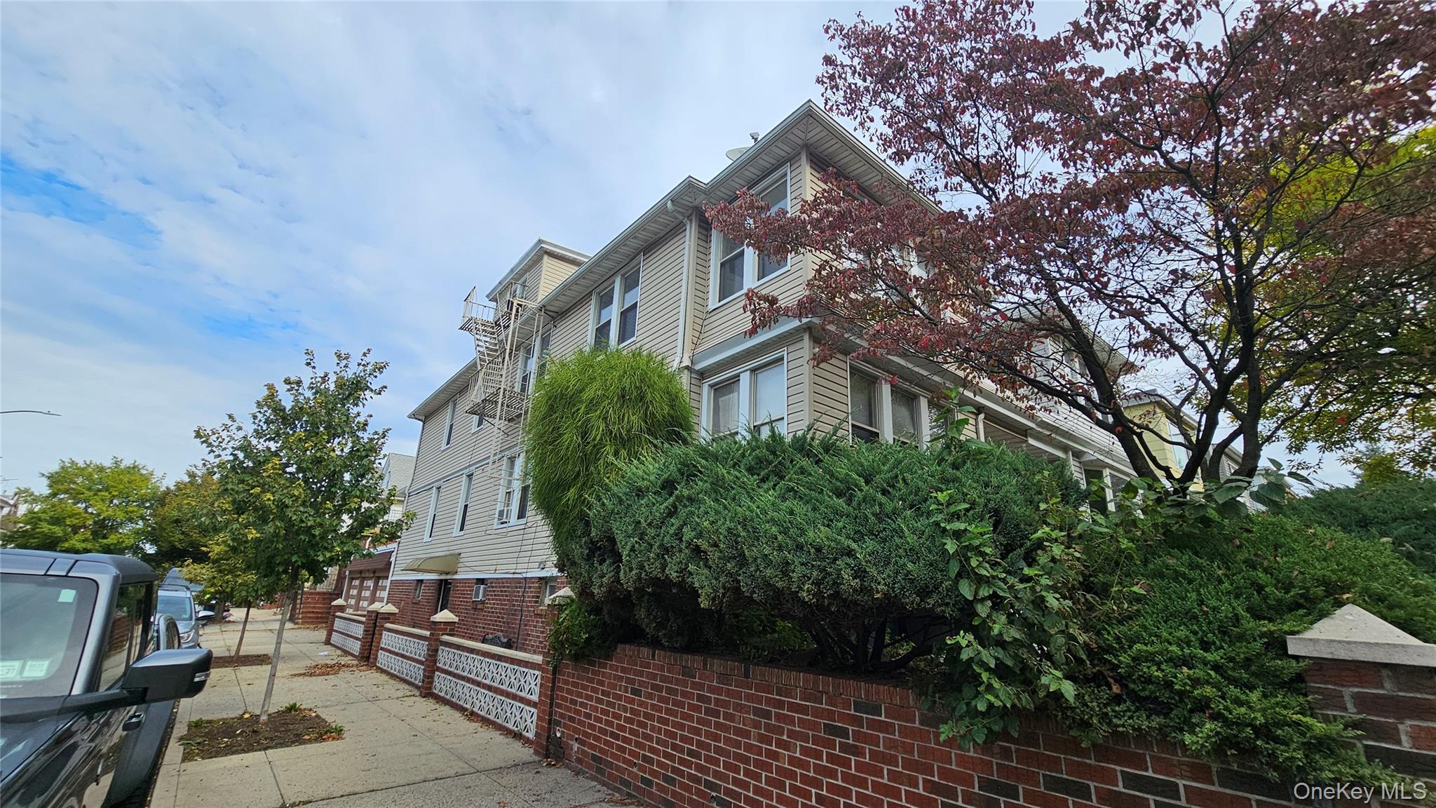 #2 photo, 82-03 Myrtle Avenue, Glendale , NY 11385