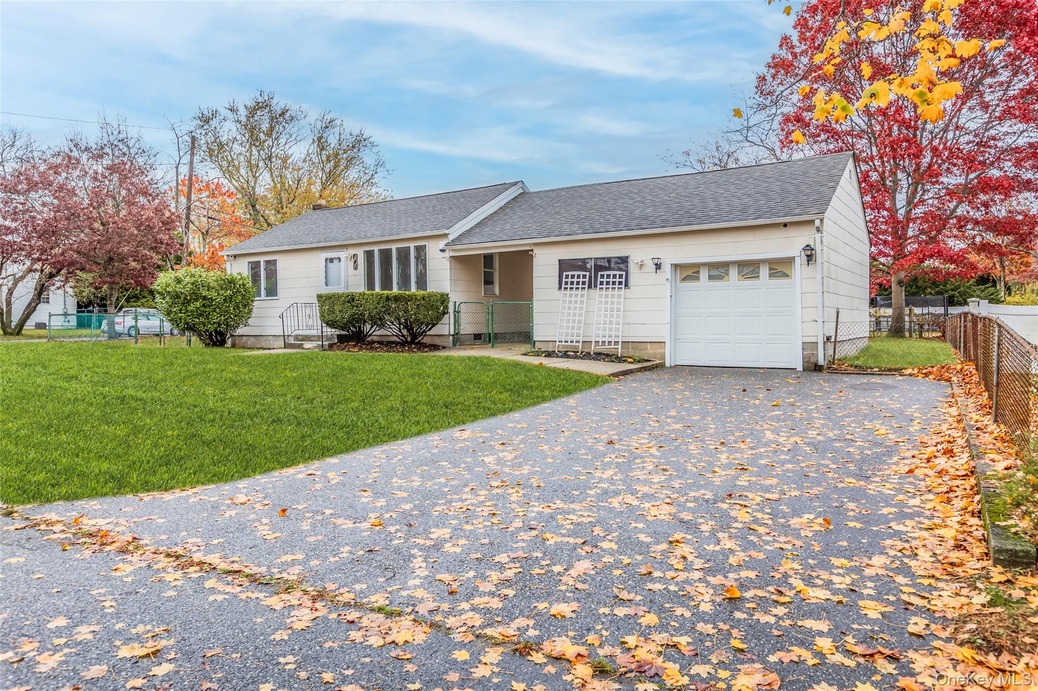 #1 photo, 141 Wendy Drive, サフォーク郡 Holtsville , NY 11742