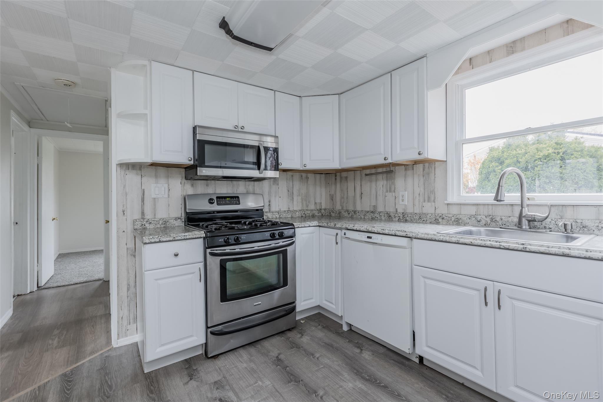 #5 photo, 141 Wendy Drive, サフォーク郡 Holtsville , NY 11742