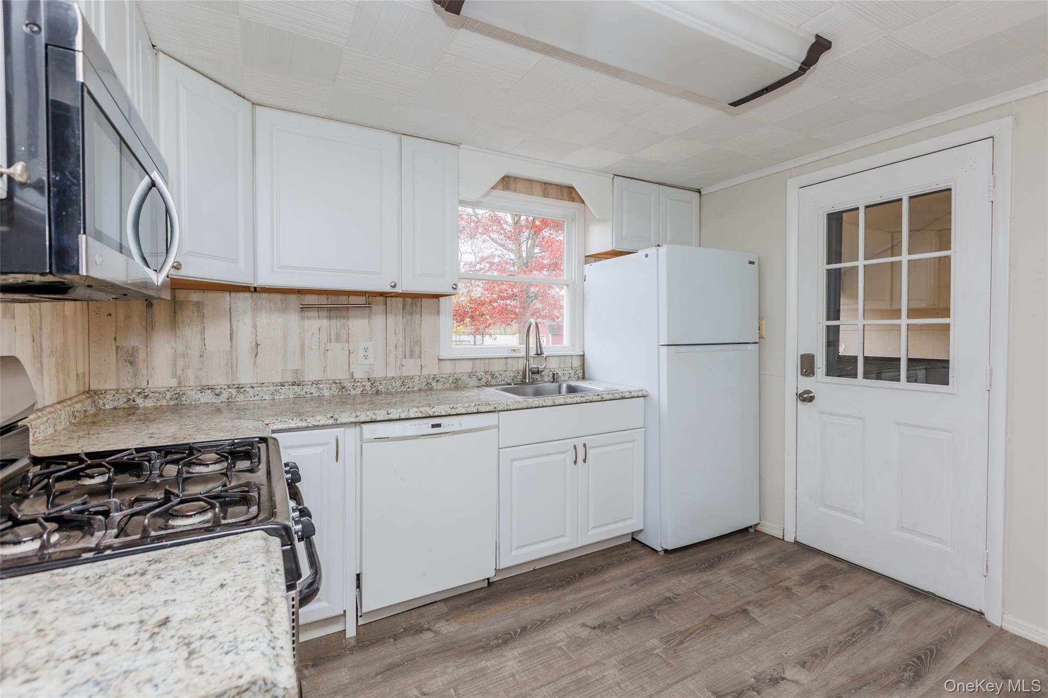 #6 photo, 141 Wendy Drive, サフォーク郡 Holtsville , NY 11742