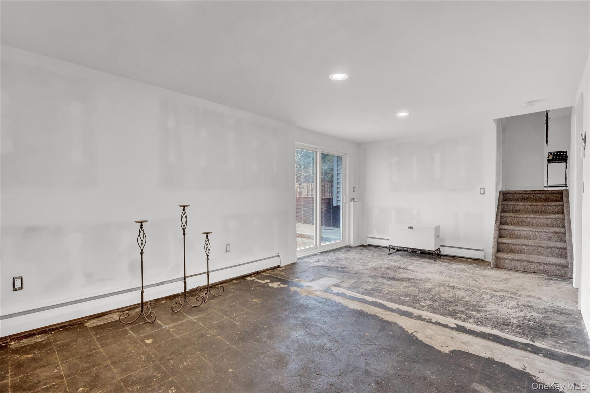 #18 photo, 213 W 24th Street, Deer Park , NY 11729