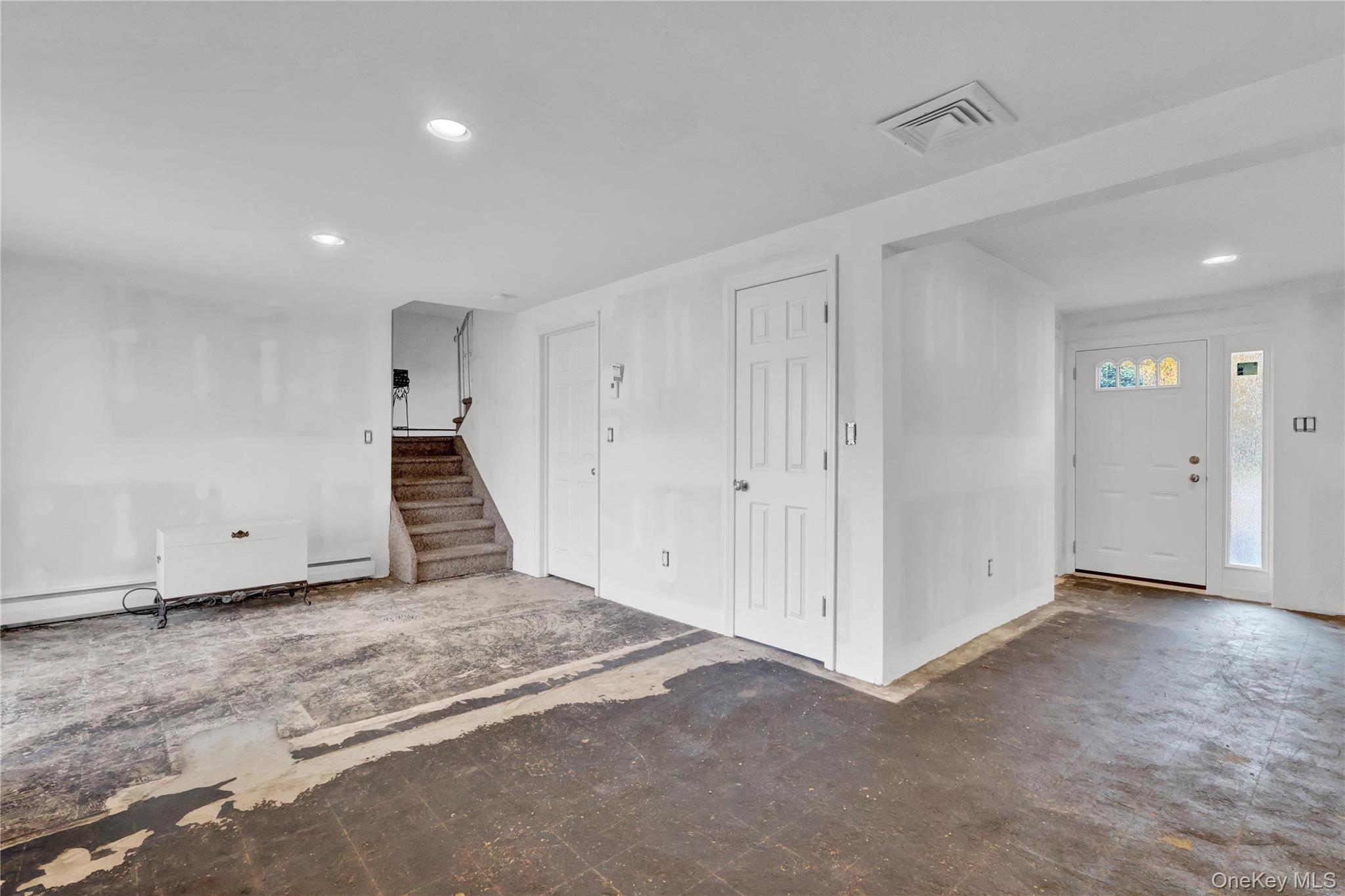 #19 photo, 213 W 24th Street, Deer Park , NY 11729