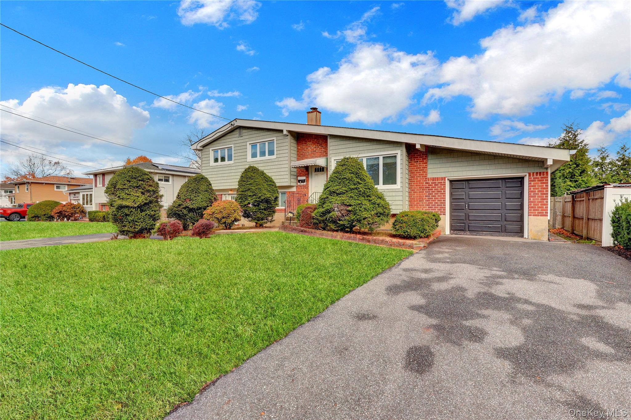 #4 photo, 213 W 24th Street, Deer Park , NY 11729