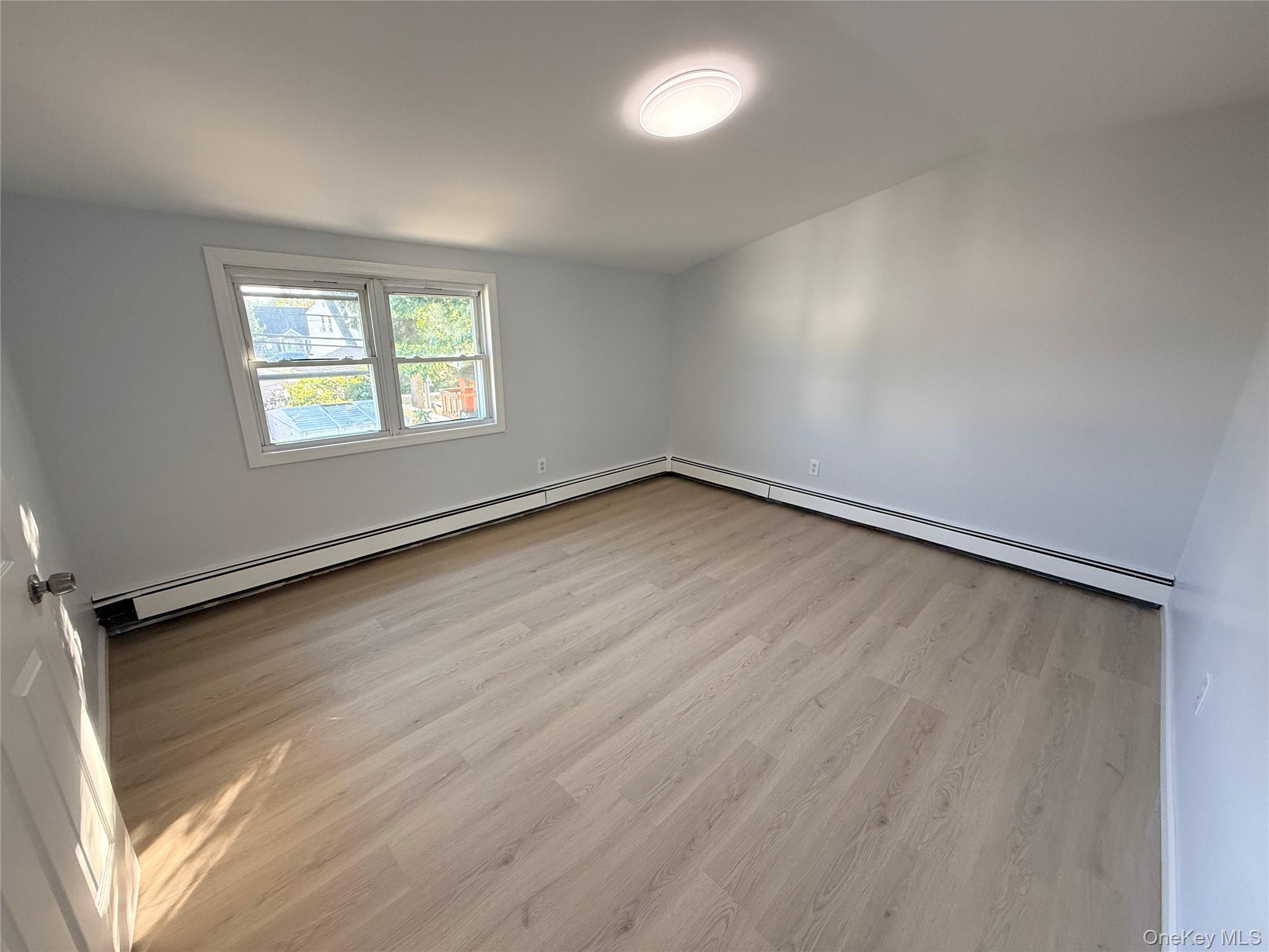 #2 photo, 3156 Chelsea Lane, ナッソー郡 Levittown , NY 11756