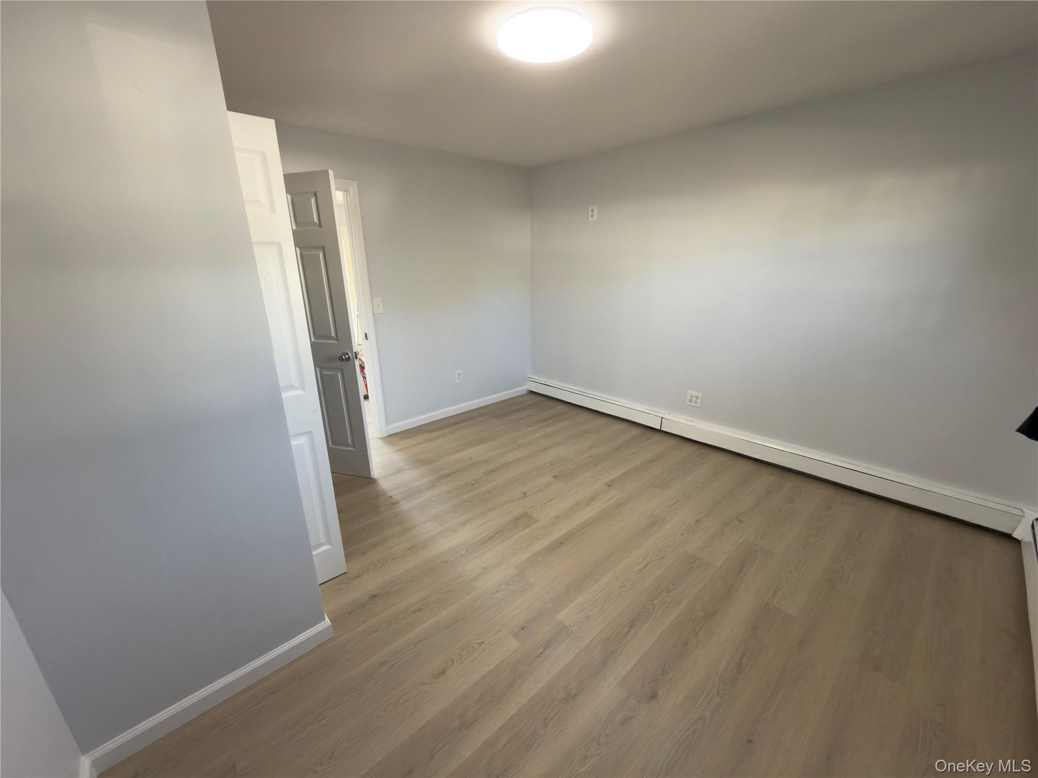 #7 photo, 3156 Chelsea Lane, ナッソー郡 Levittown , NY 11756