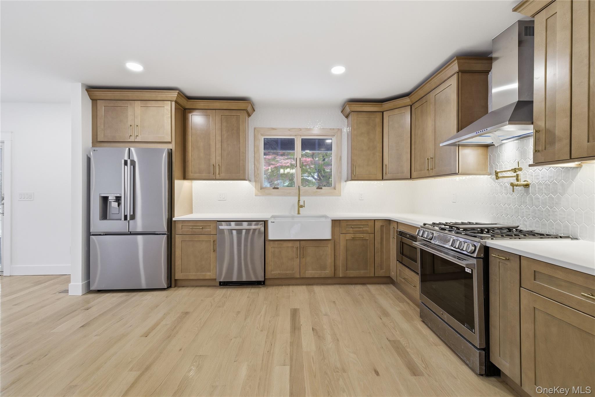 #12 photo, 1680 Cornelius Avenue, Wantagh , NY 11793