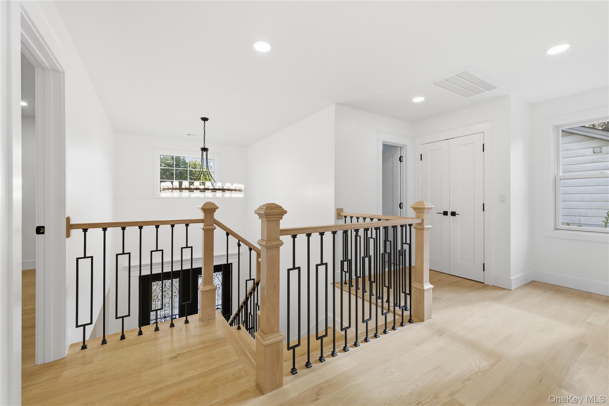 #19 photo, 1680 Cornelius Avenue, Wantagh , NY 11793