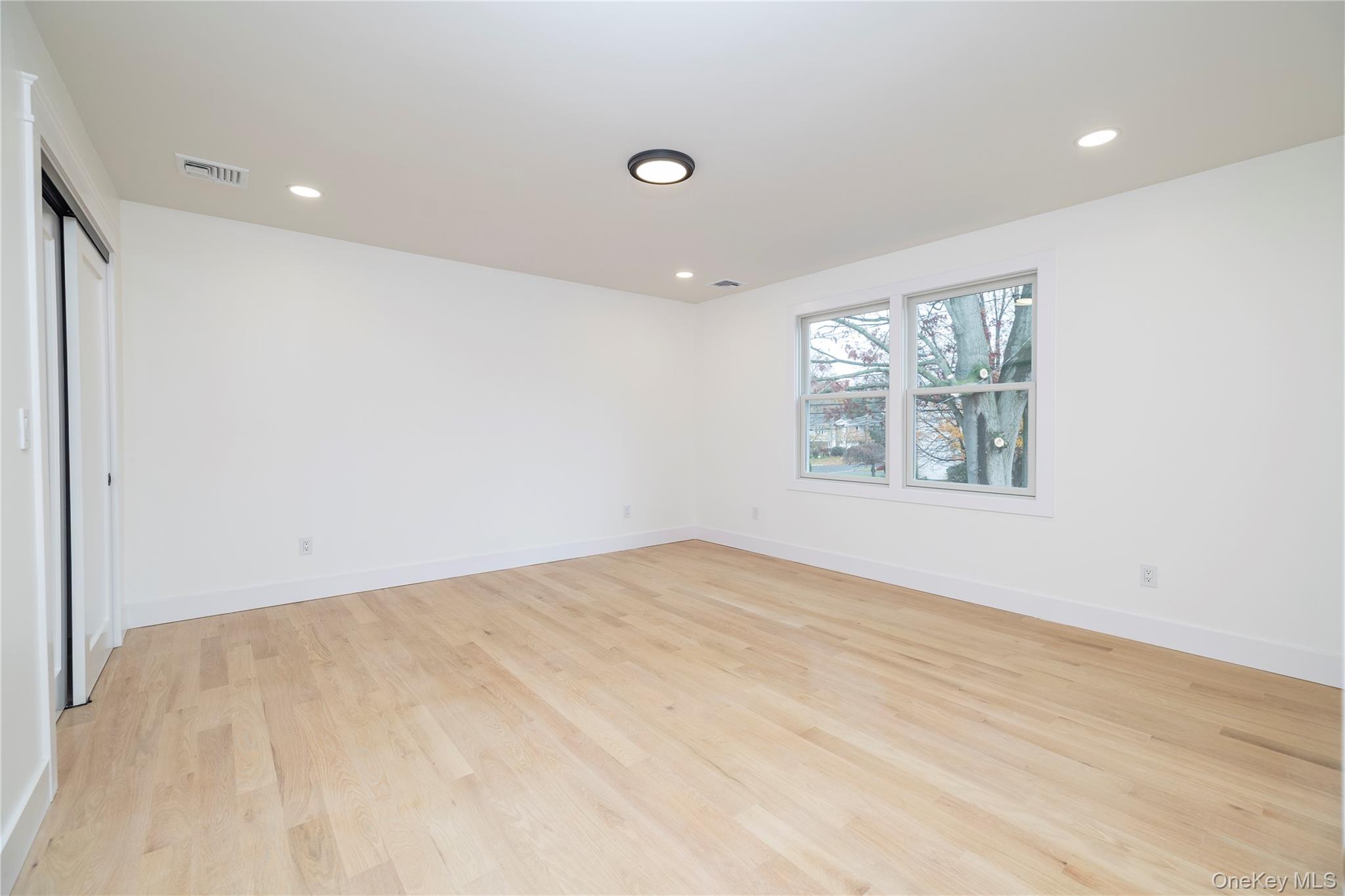 #20 photo, 1680 Cornelius Avenue, Wantagh , NY 11793