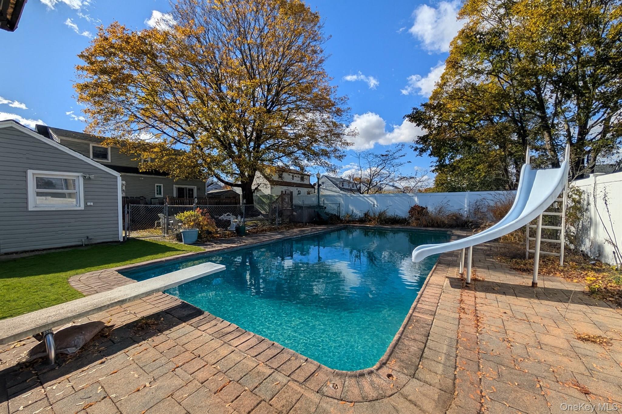 #2 photo, 1221 Jackson Avenue, Lindenhurst , NY 11757