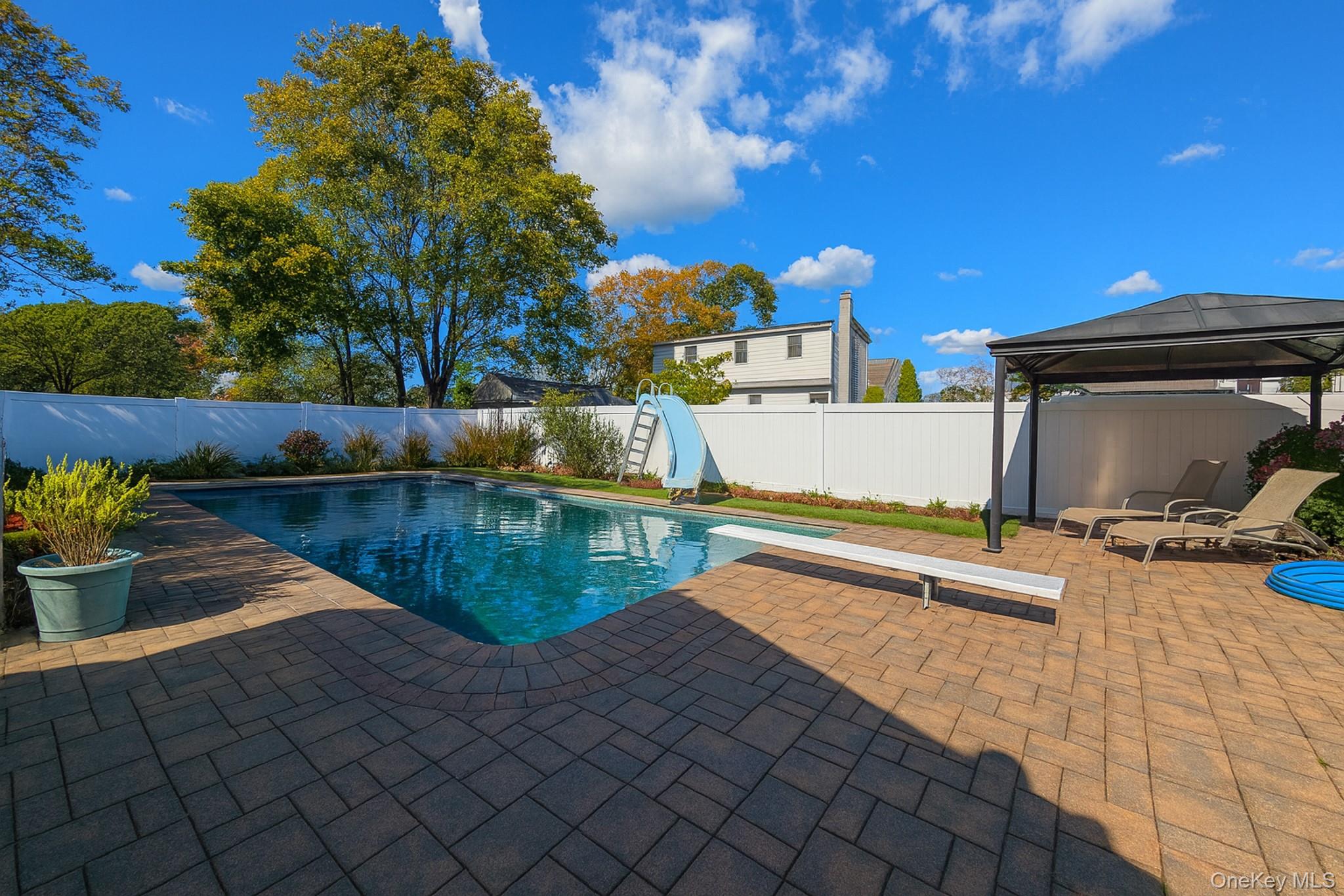 #20 photo, 1221 Jackson Avenue, Lindenhurst , NY 11757