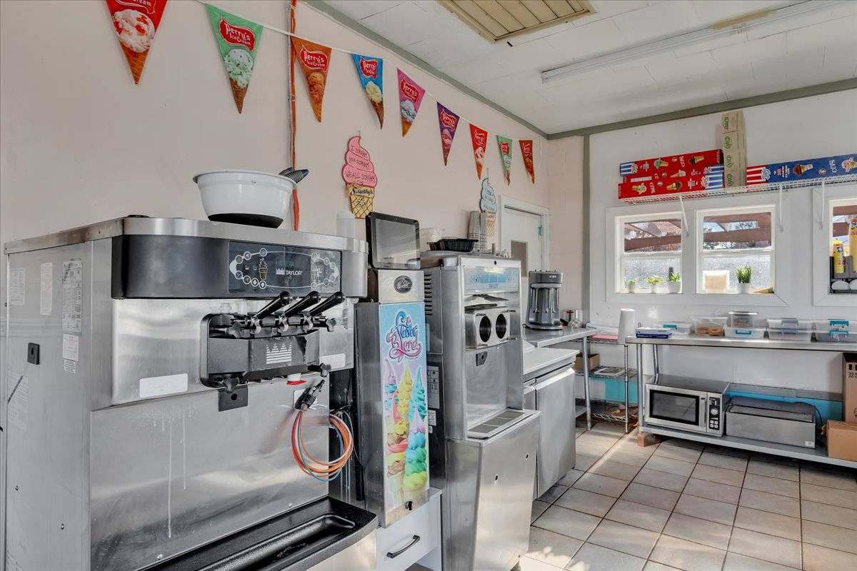 #19 photo, 75 Saratoga Ave, South Glens Falls , NY 12803