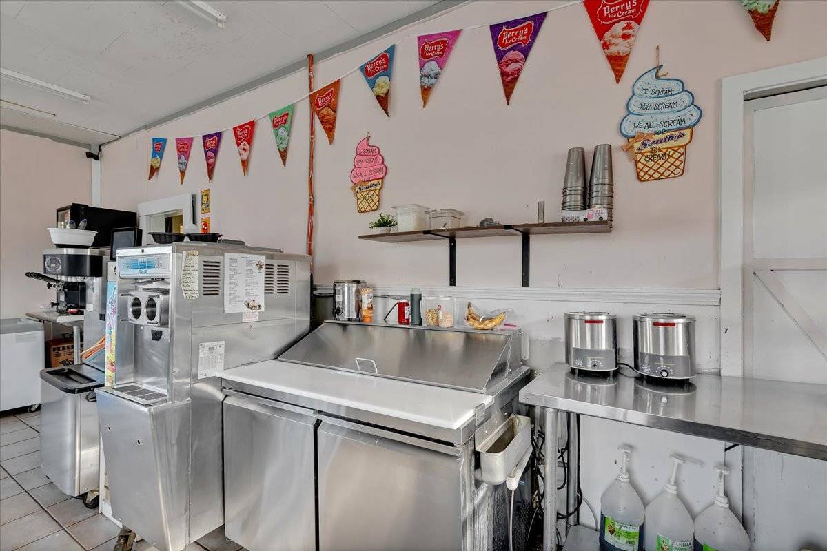 #22 photo, 75 Saratoga Ave, South Glens Falls , NY 12803