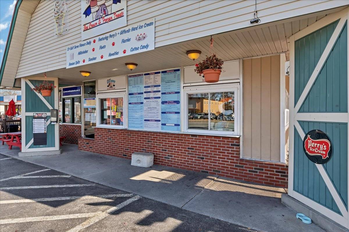 #44 photo, 75 Saratoga Ave, South Glens Falls , NY 12803