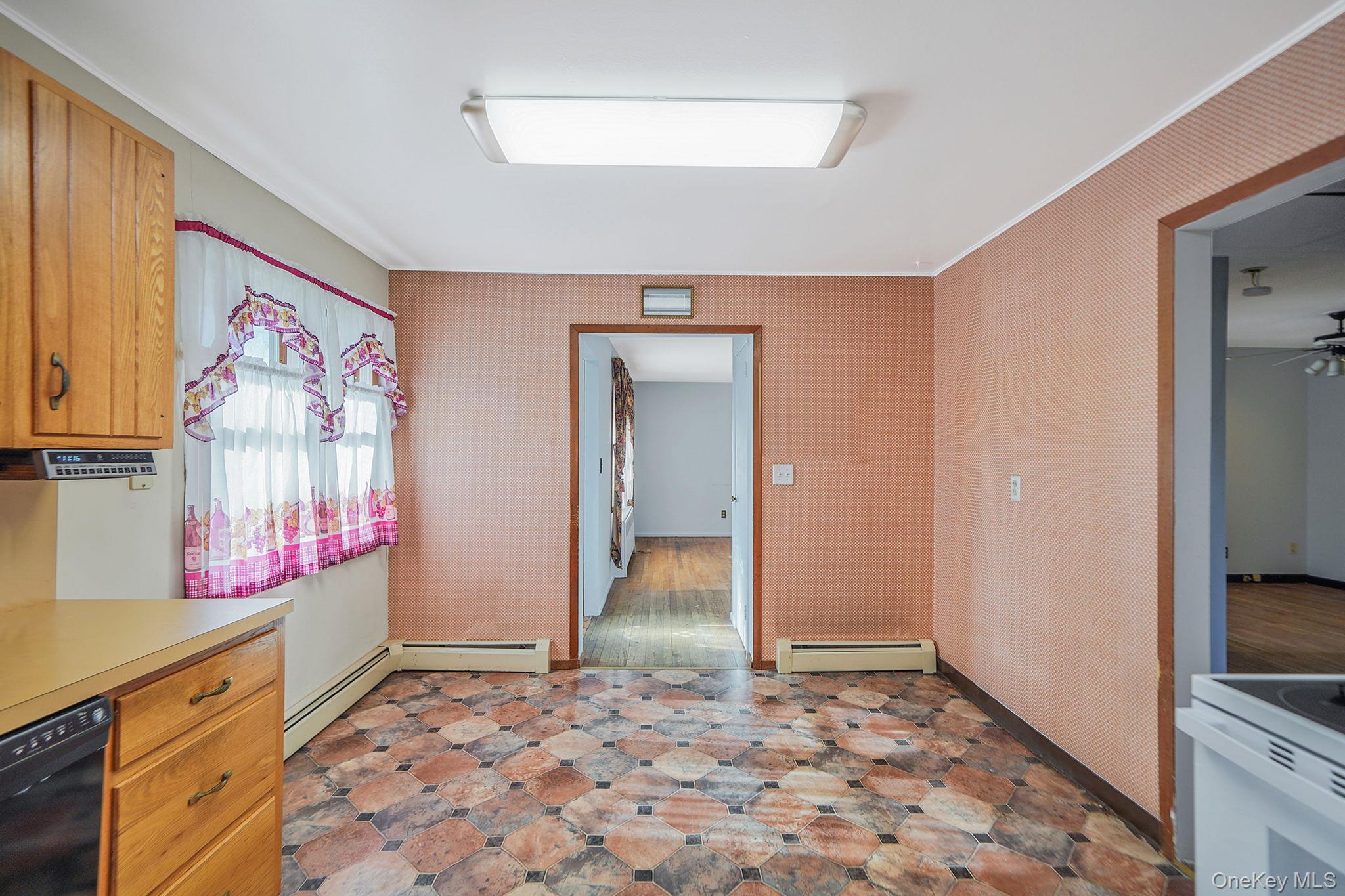 #8 photo, 24 E 6th Street, Patchogue , NY 11772