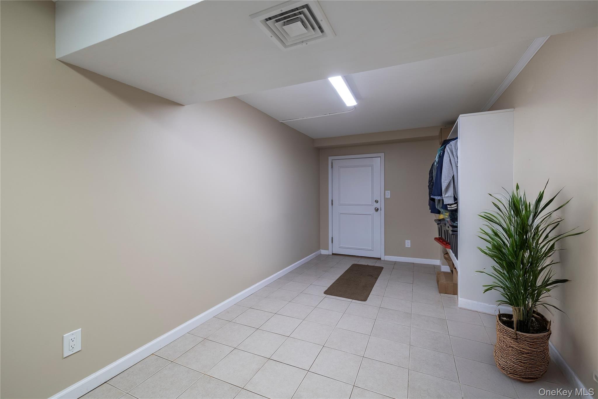 #19 photo, 68 McCouns Lane, Oyster Bay , NY 11771