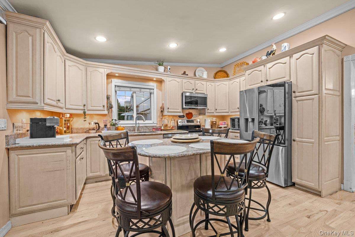 #11 photo, 26 W 11th Street, Huntington Station , NY 11746