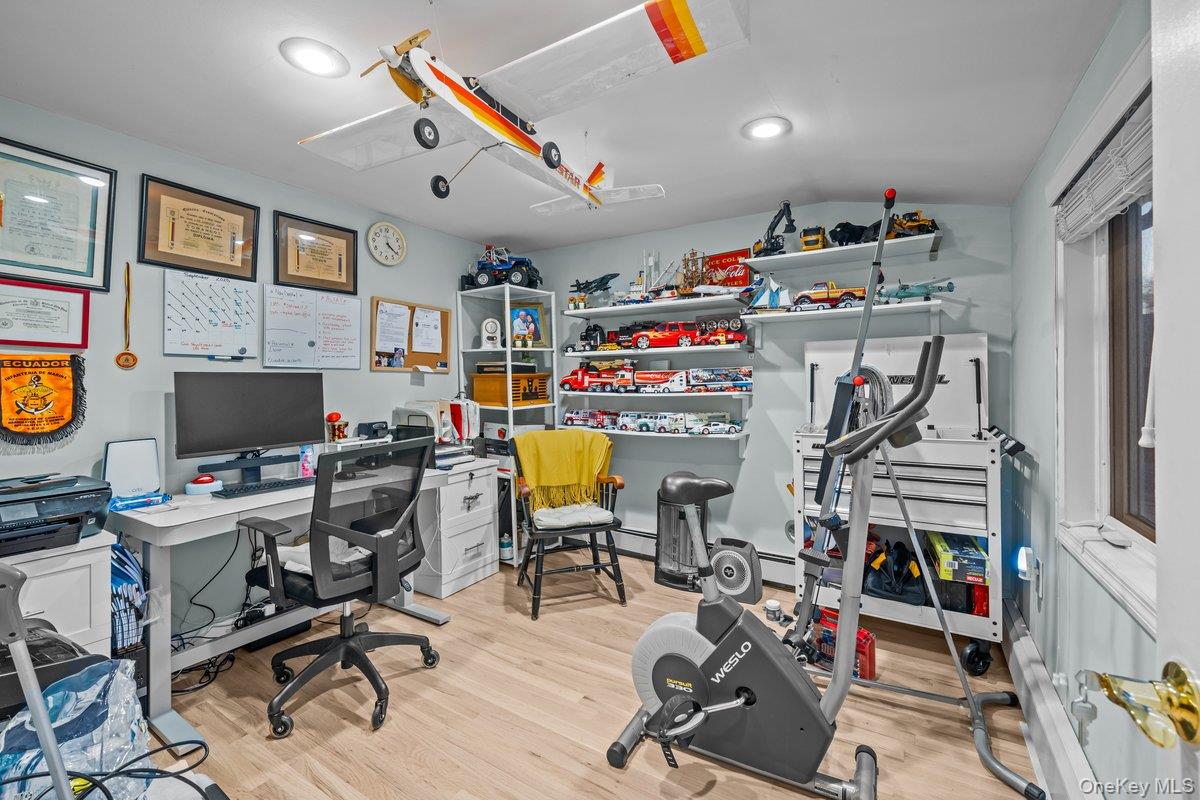 #18 photo, 26 W 11th Street, Huntington Station , NY 11746