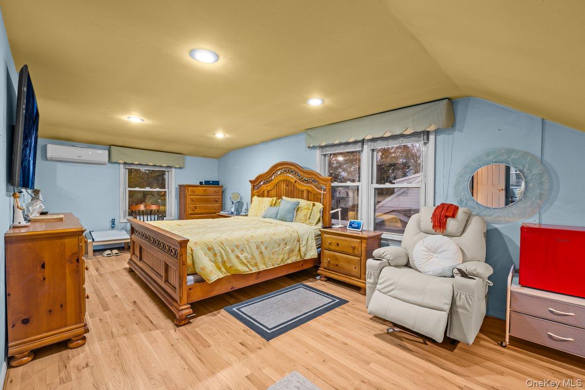 #20 photo, 26 W 11th Street, Huntington Station , NY 11746