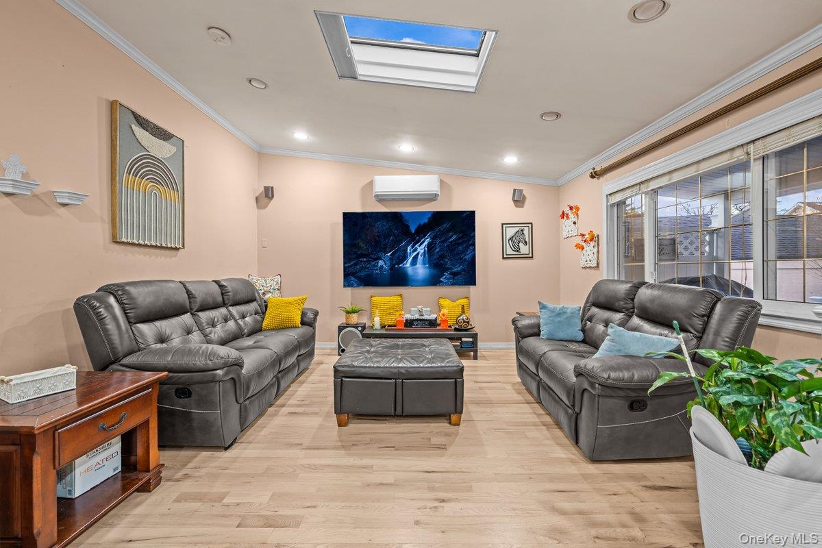 #3 photo, 26 W 11th Street, Huntington Station , NY 11746