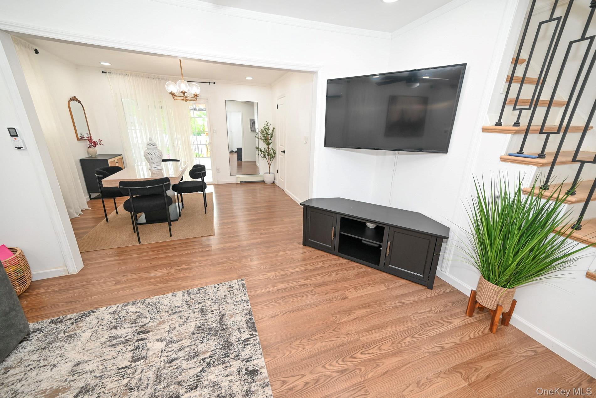 #5 photo, 175 Arthur Avenue, Floral Park , NY 11001