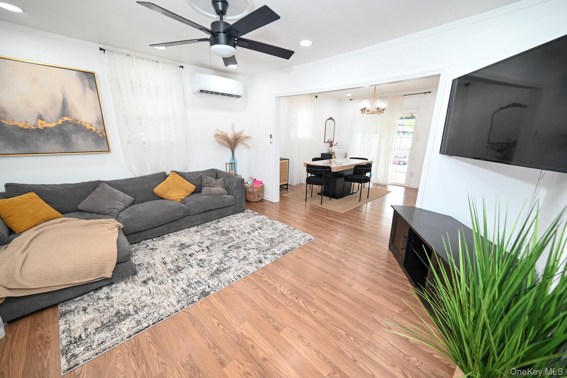 #7 photo, 175 Arthur Avenue, Floral Park , NY 11001