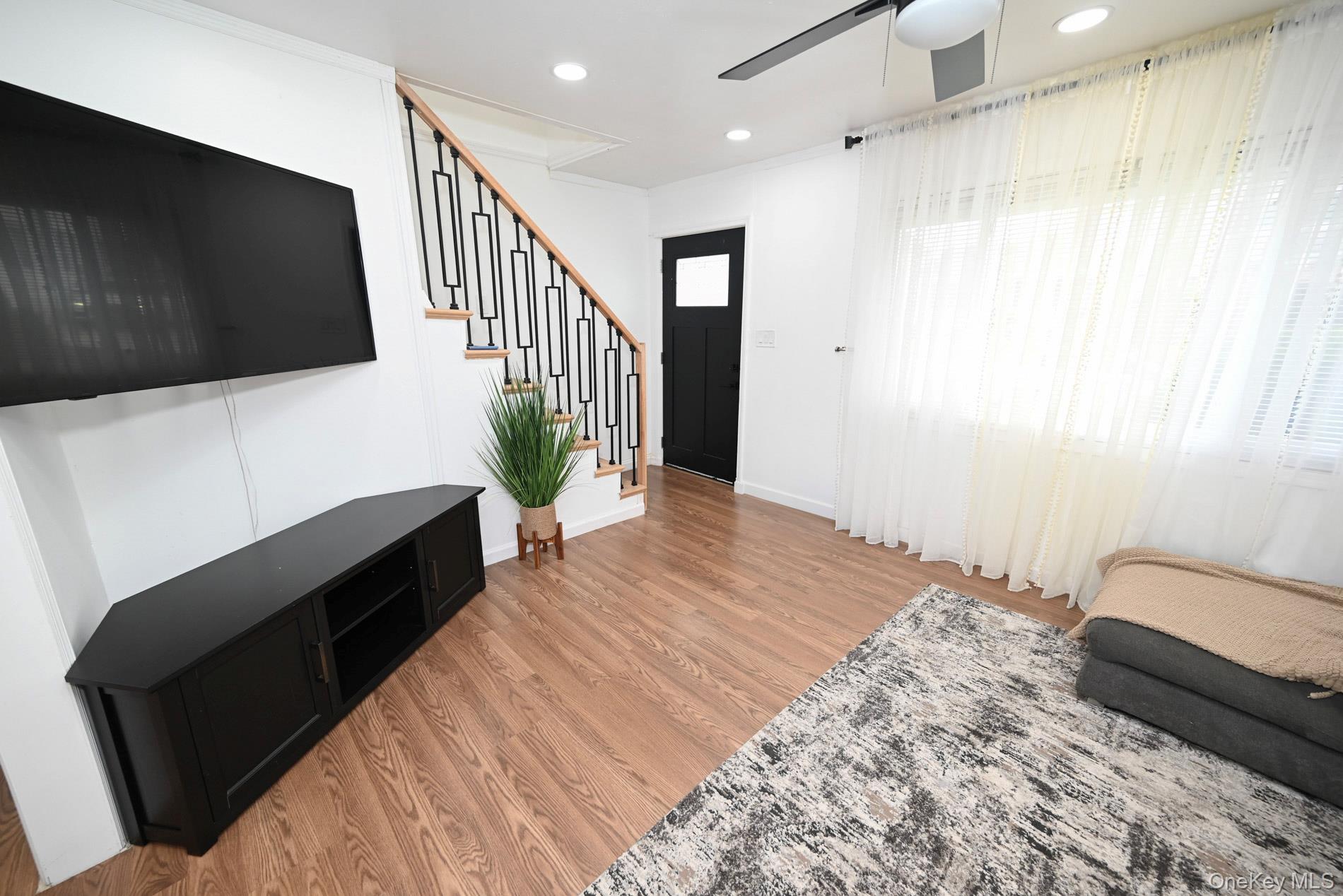 #9 photo, 175 Arthur Avenue, Floral Park , NY 11001