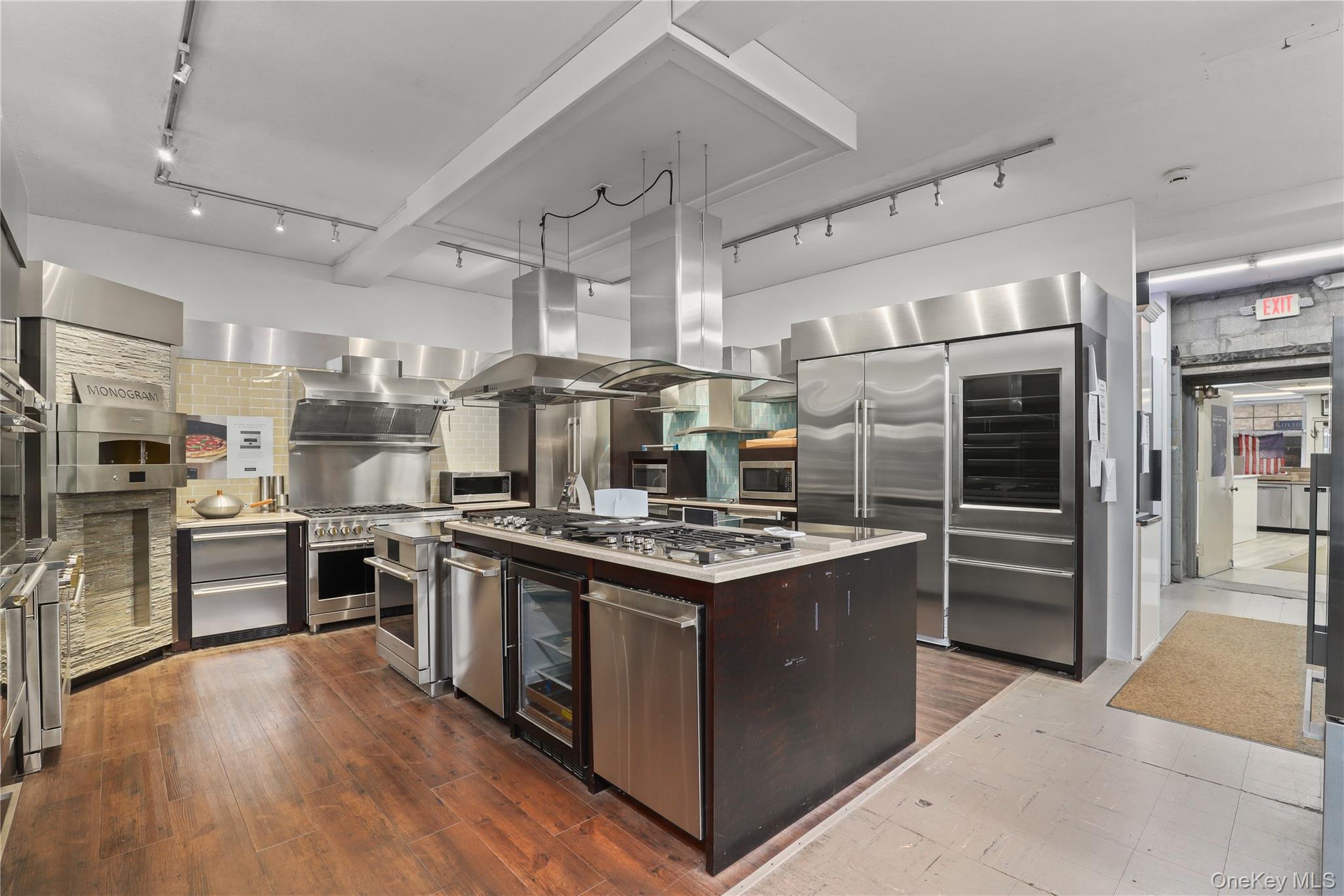 #5 photo, 441 Commerce Street, Hawthorne , NY 10532