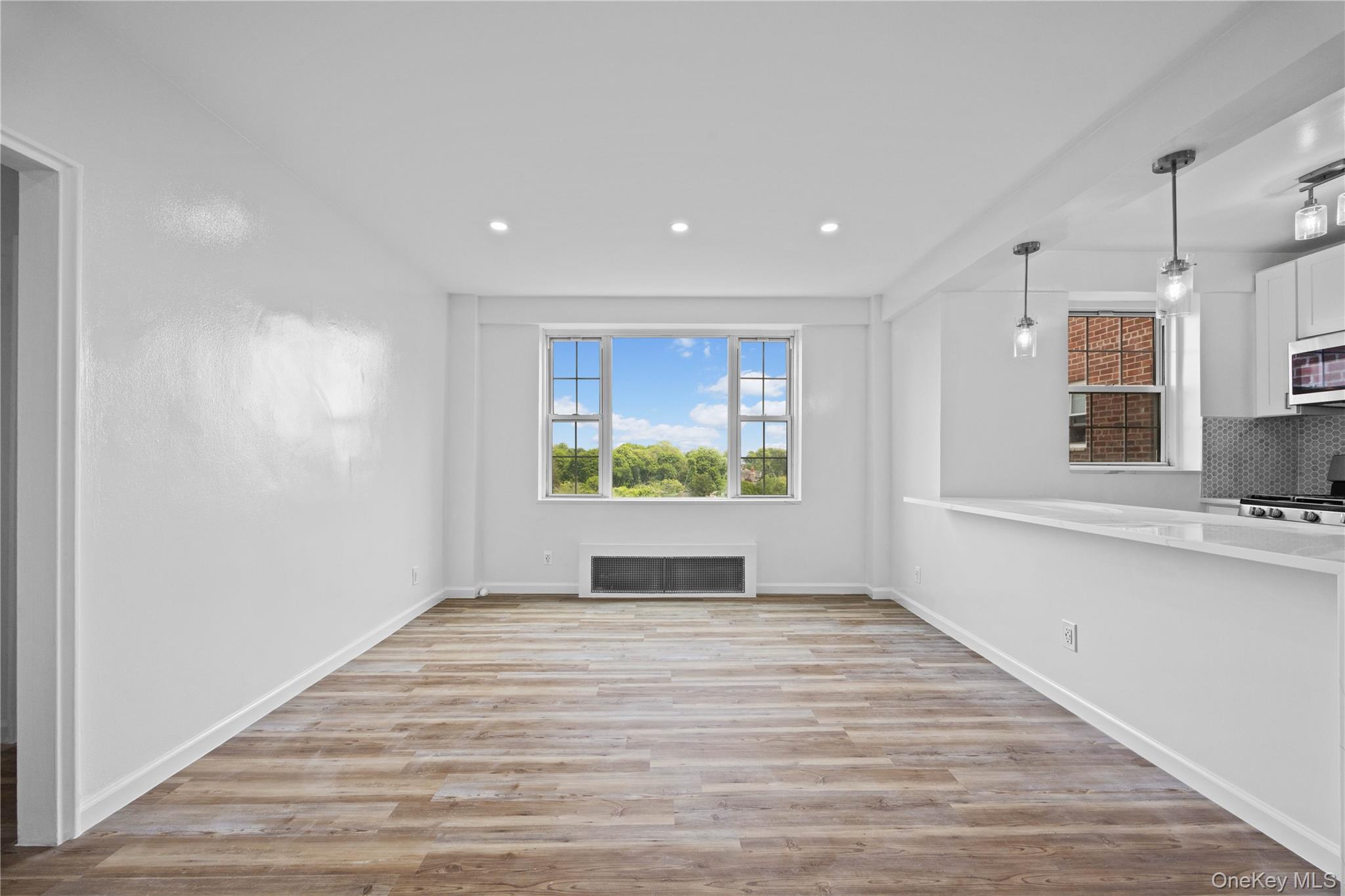 #4 photo, 220 Pelham Road, New Rochelle , NY 10805