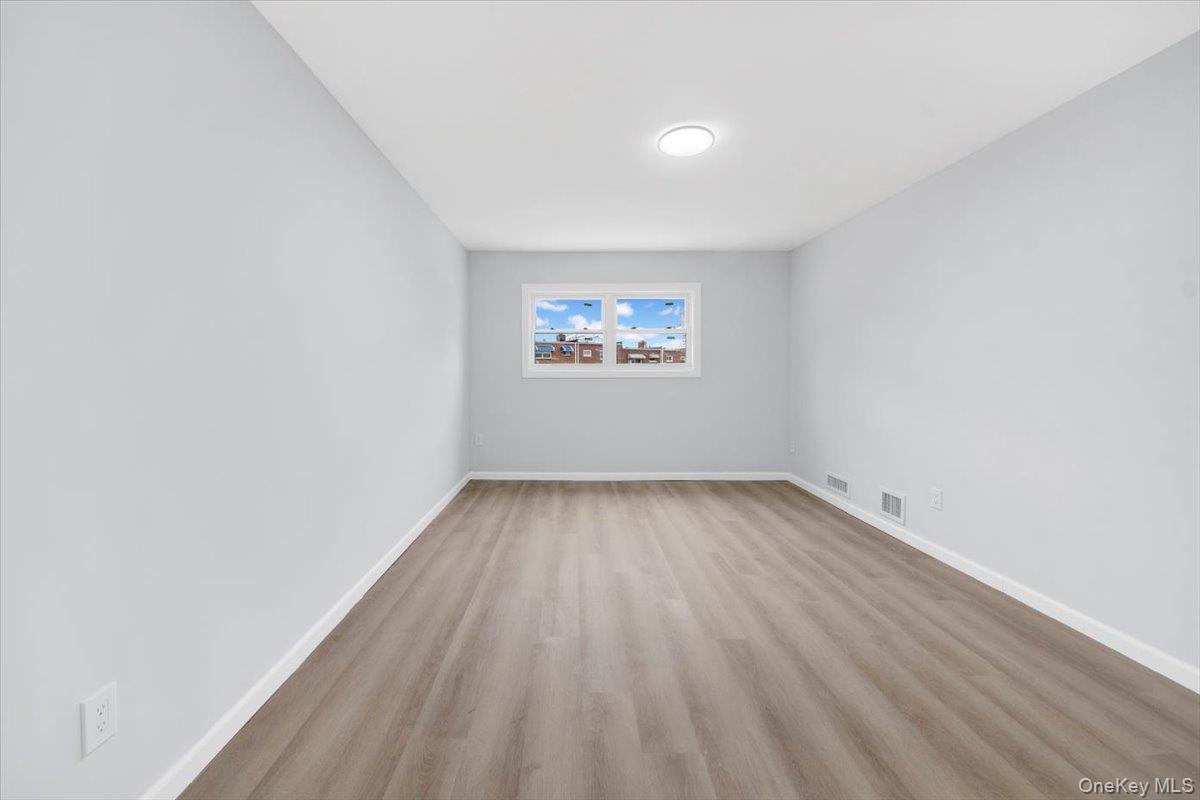 #4 photo, 1457 Stickney Place, Bronx , NY 10469