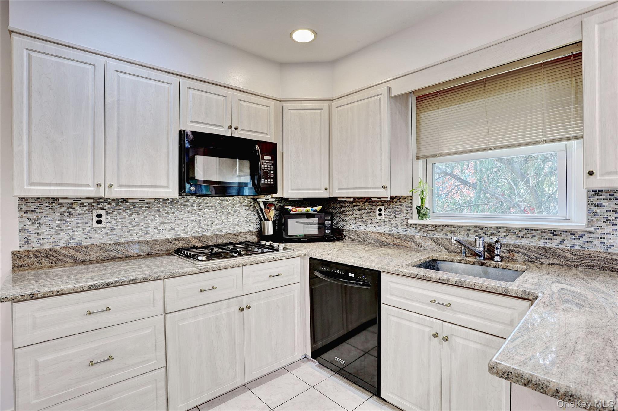 #12 photo, 32 Berry Court, Tappan , NY 10983