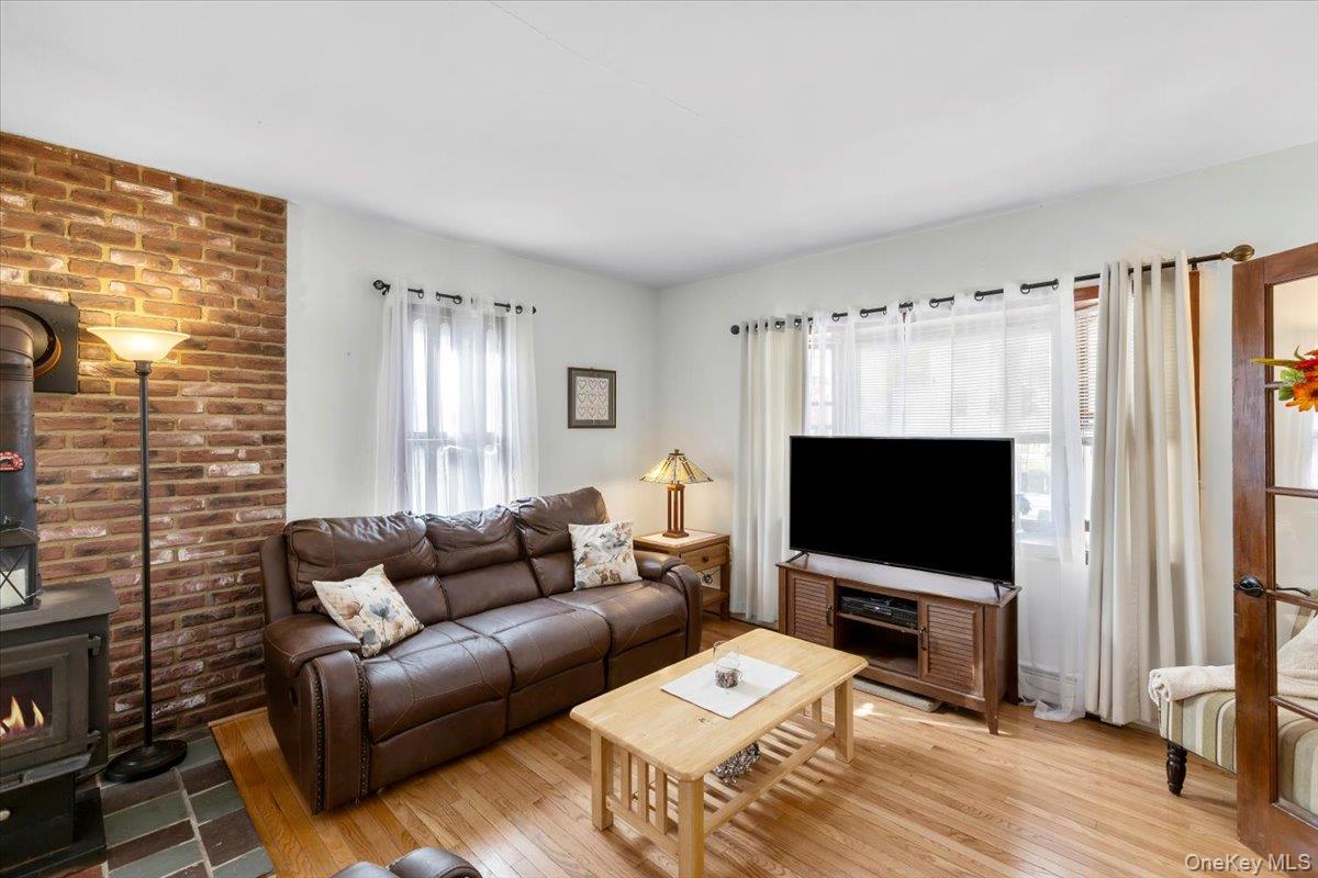 #5 photo, 10 Royce Ave, Middletown , NY 10940