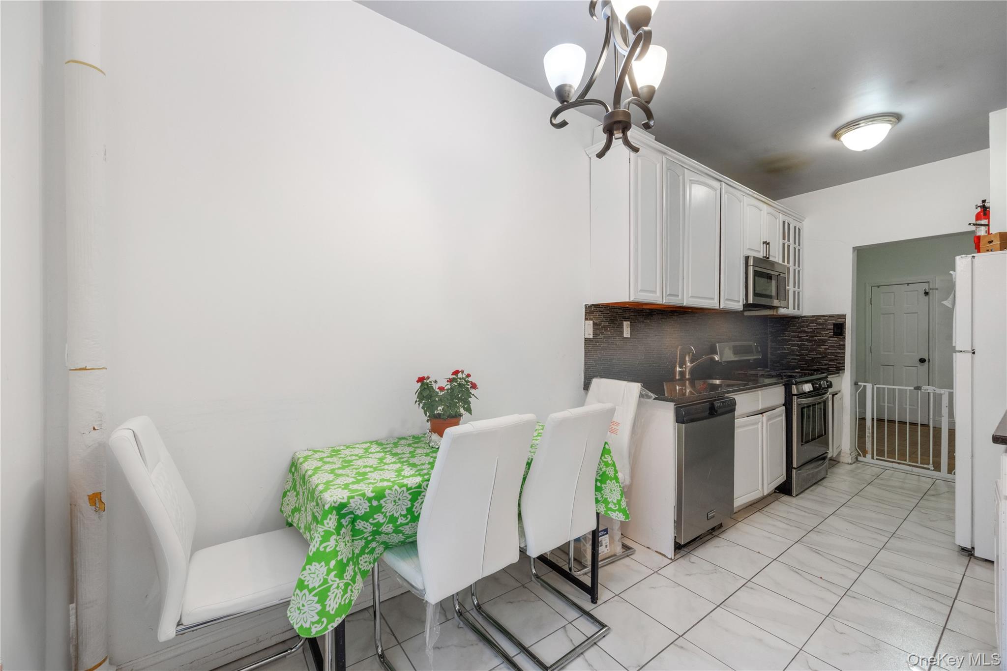 #8 photo, 3394 Wayne Avenue, Bronx , NY 10467