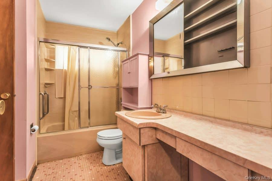 #13 photo, 1070 Mahopac Road, West Hempstead , NY 11552